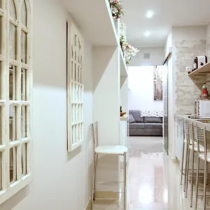 https://charlie-beethoven-apartments.italymilanhotels.net