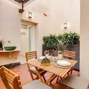 https://trevi-chic-apartment-rome.it-romehotels.com