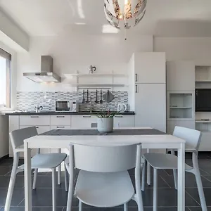 https://nomentana-white-apartment.it-romehotels.com